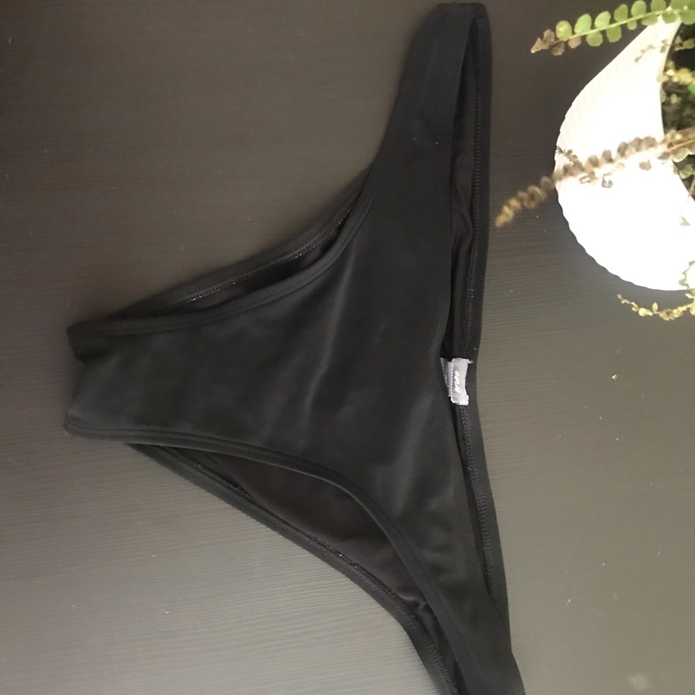 American Eagle Black Cheeky Bottoms